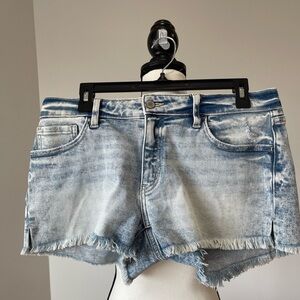 Kancan denim blue jean shorts size 30 fray raw hem